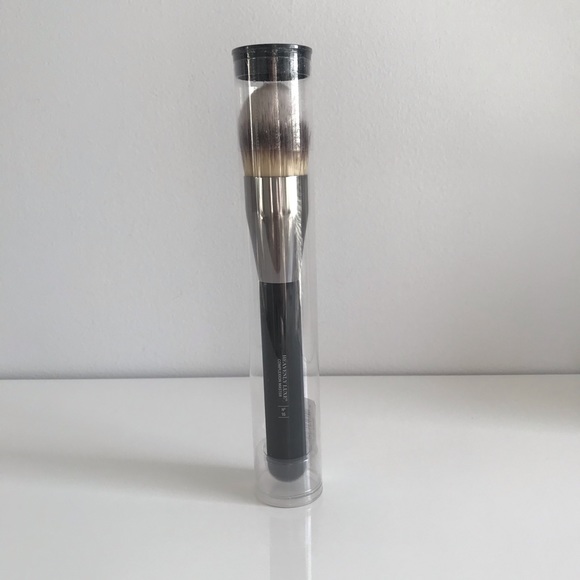 IT Cosmetics Heavenly Luxe Complexion Master Brush #16 - Picture 4 of 11